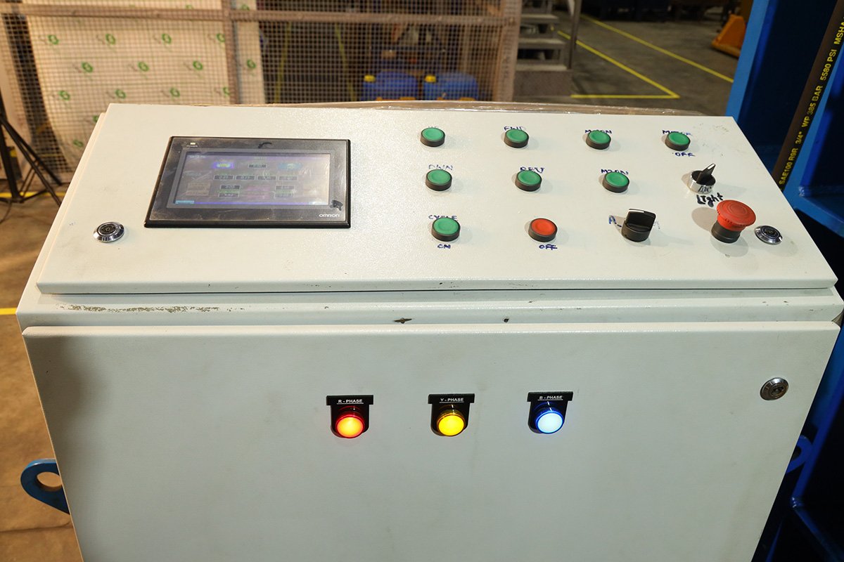 Lab-Testing-HydraulicPress-03